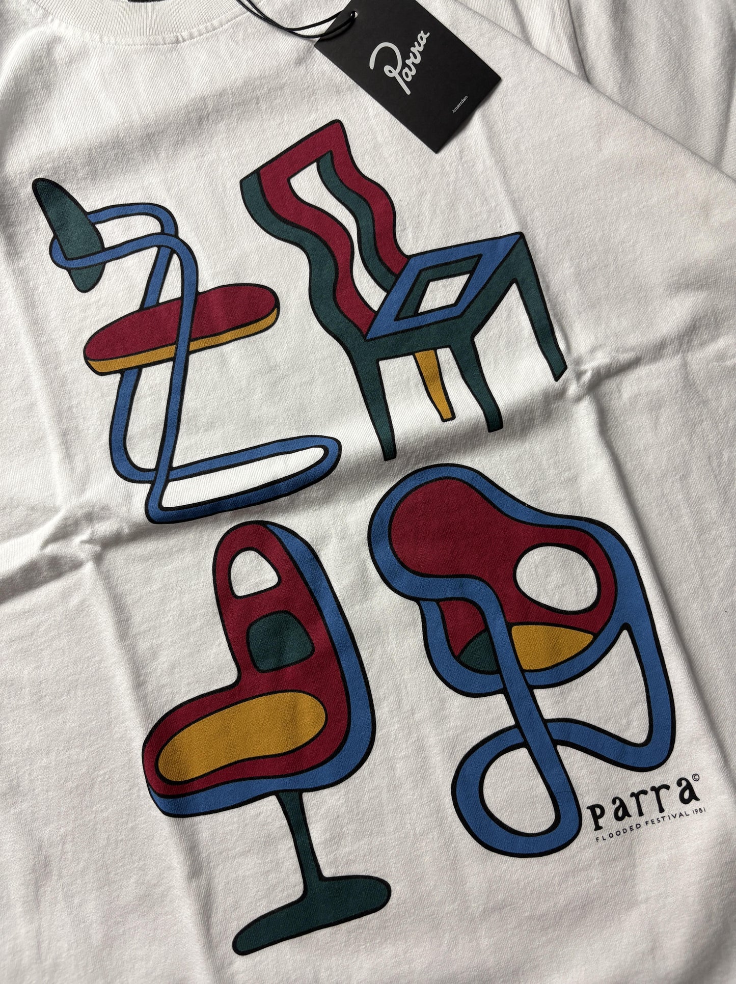 🤍 Parra T-shirt – Medium