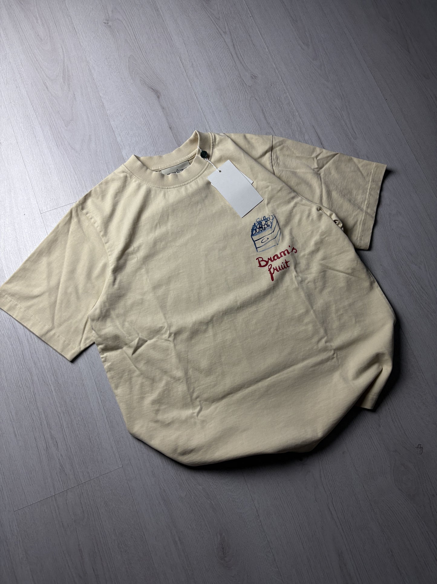 Bram's Fruit T-Shirt - Creme - Small