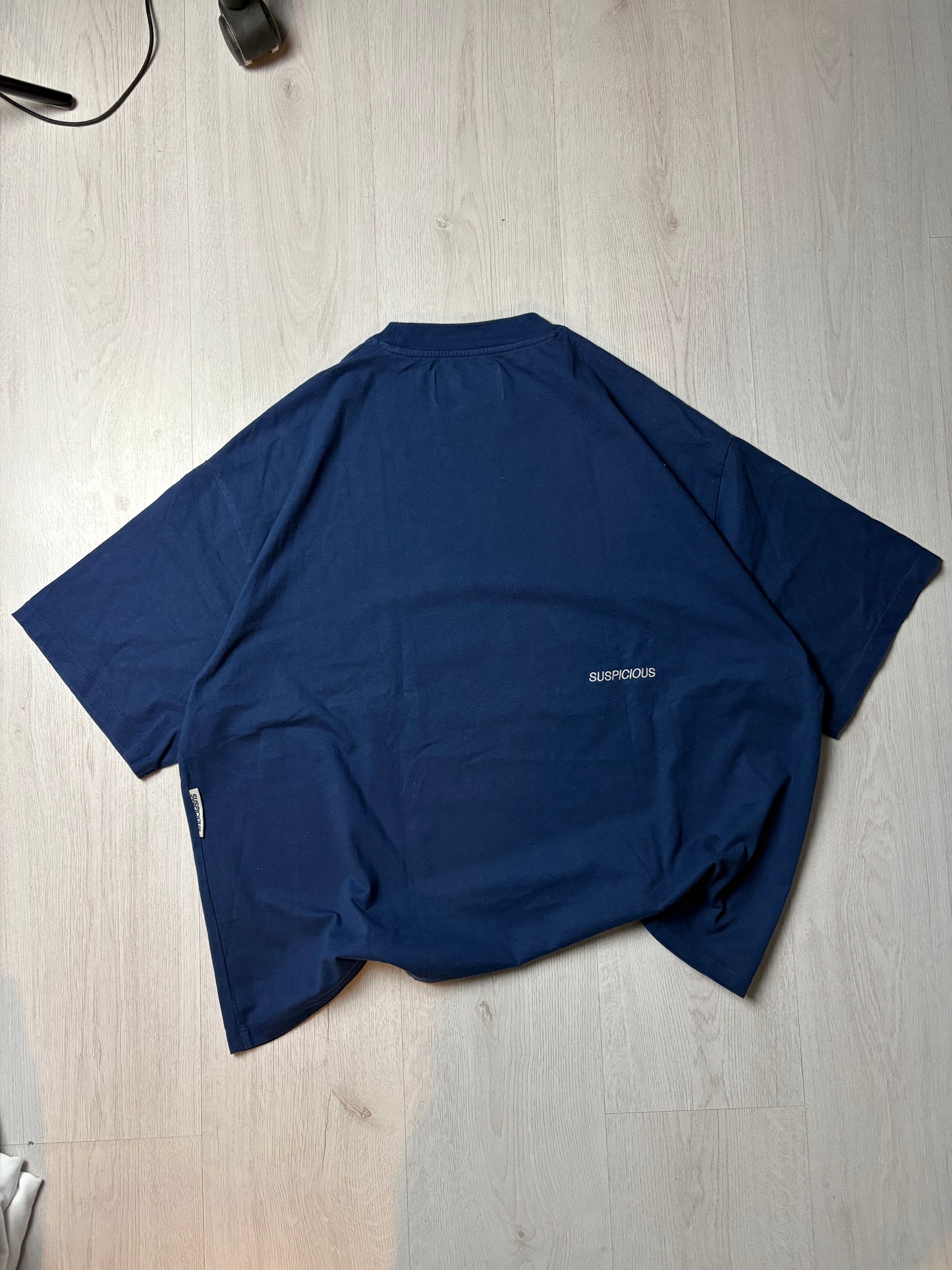 Suspicious Antwerp T-Shirt - Blauw - Large