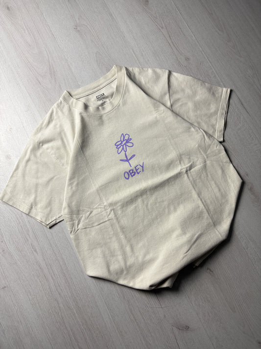 🌸 Obey T-shirt – Medium