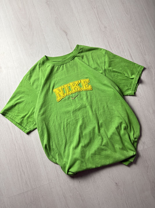 💚 Nike T-shirt – Medium