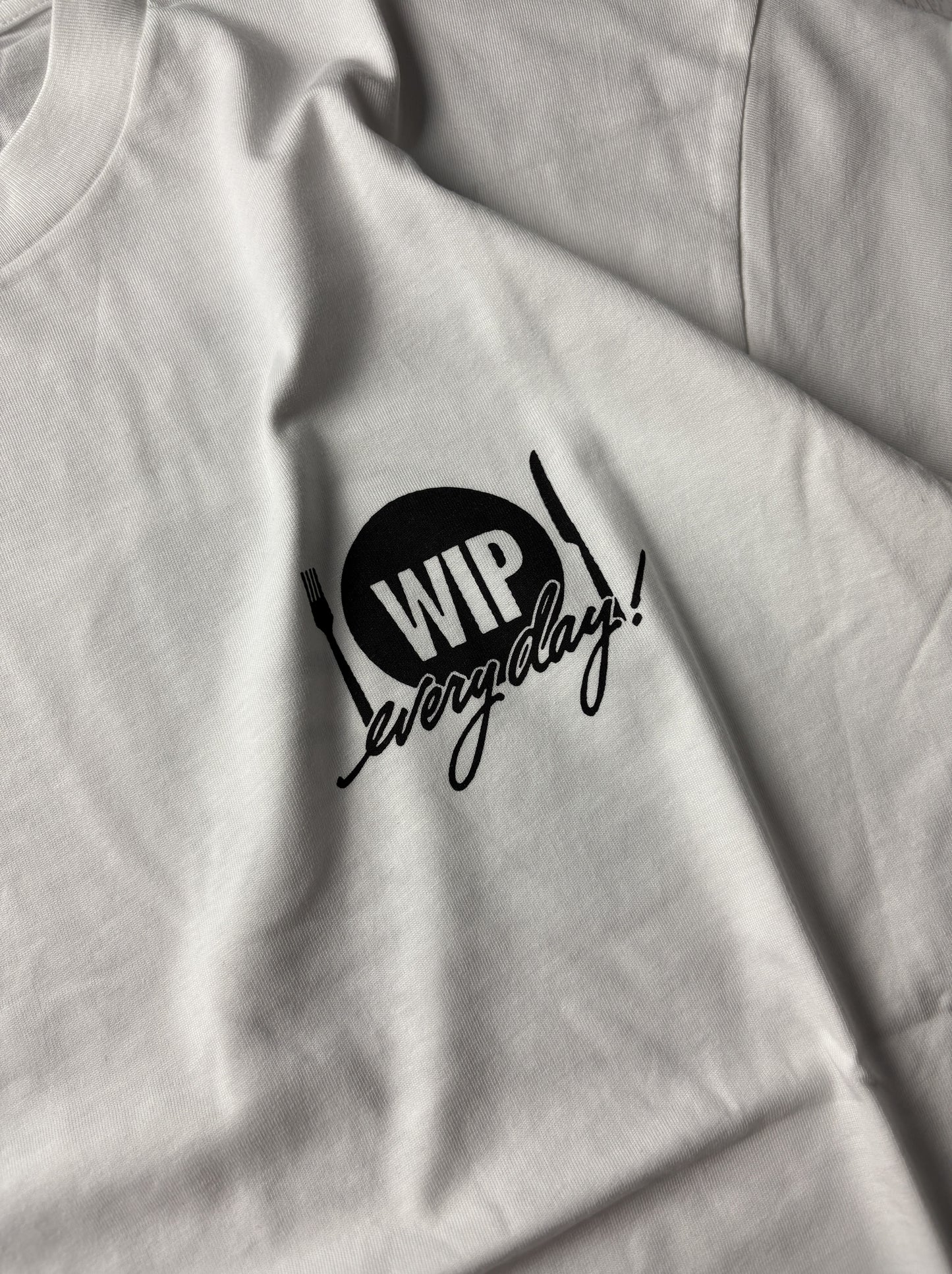 📘 Carhartt WIP T-shirt – Small / Medium / Large