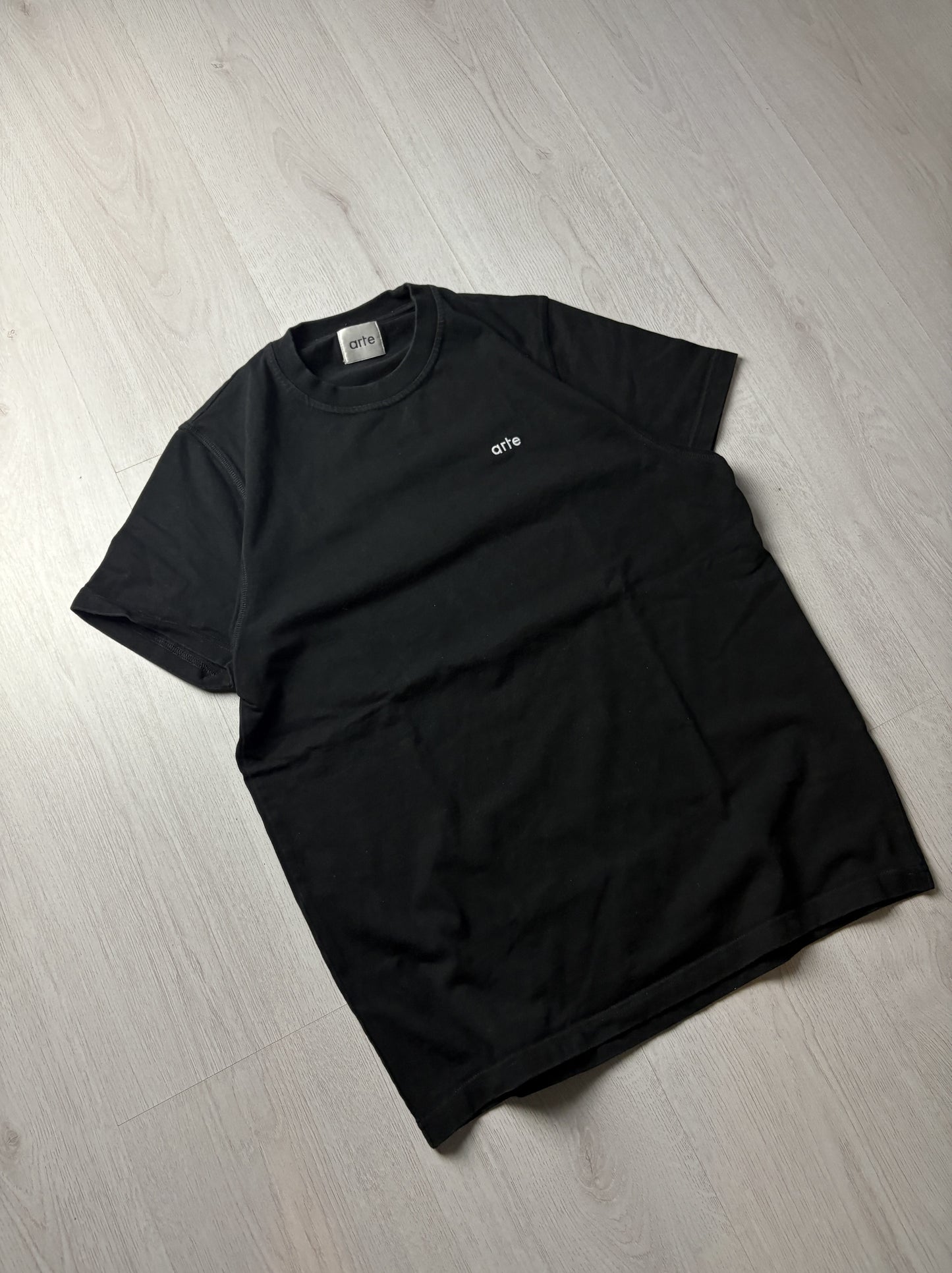 Arte T-shirt – Zwart – Small