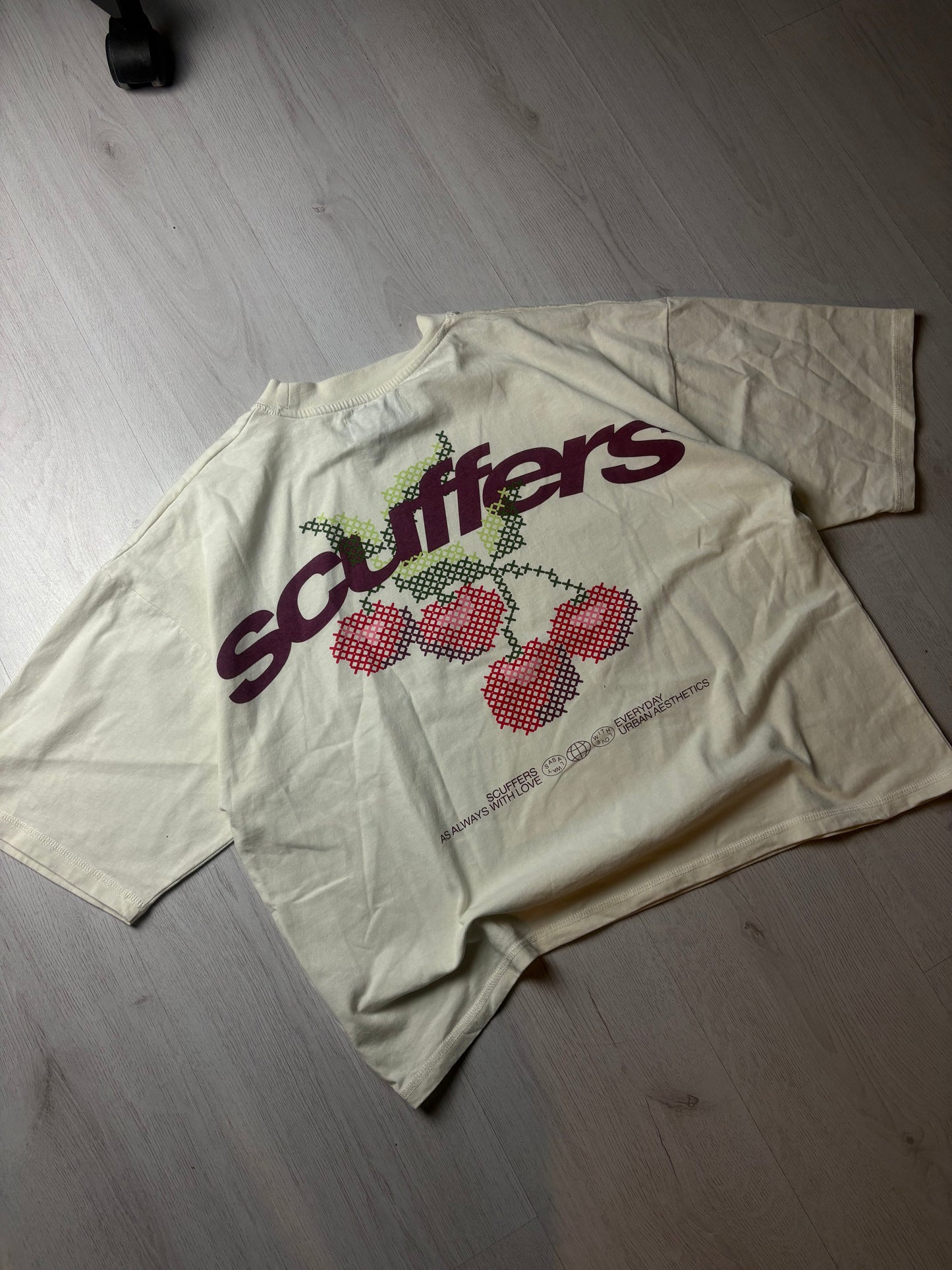 Scuffers T-Shirt - Creme - Large
