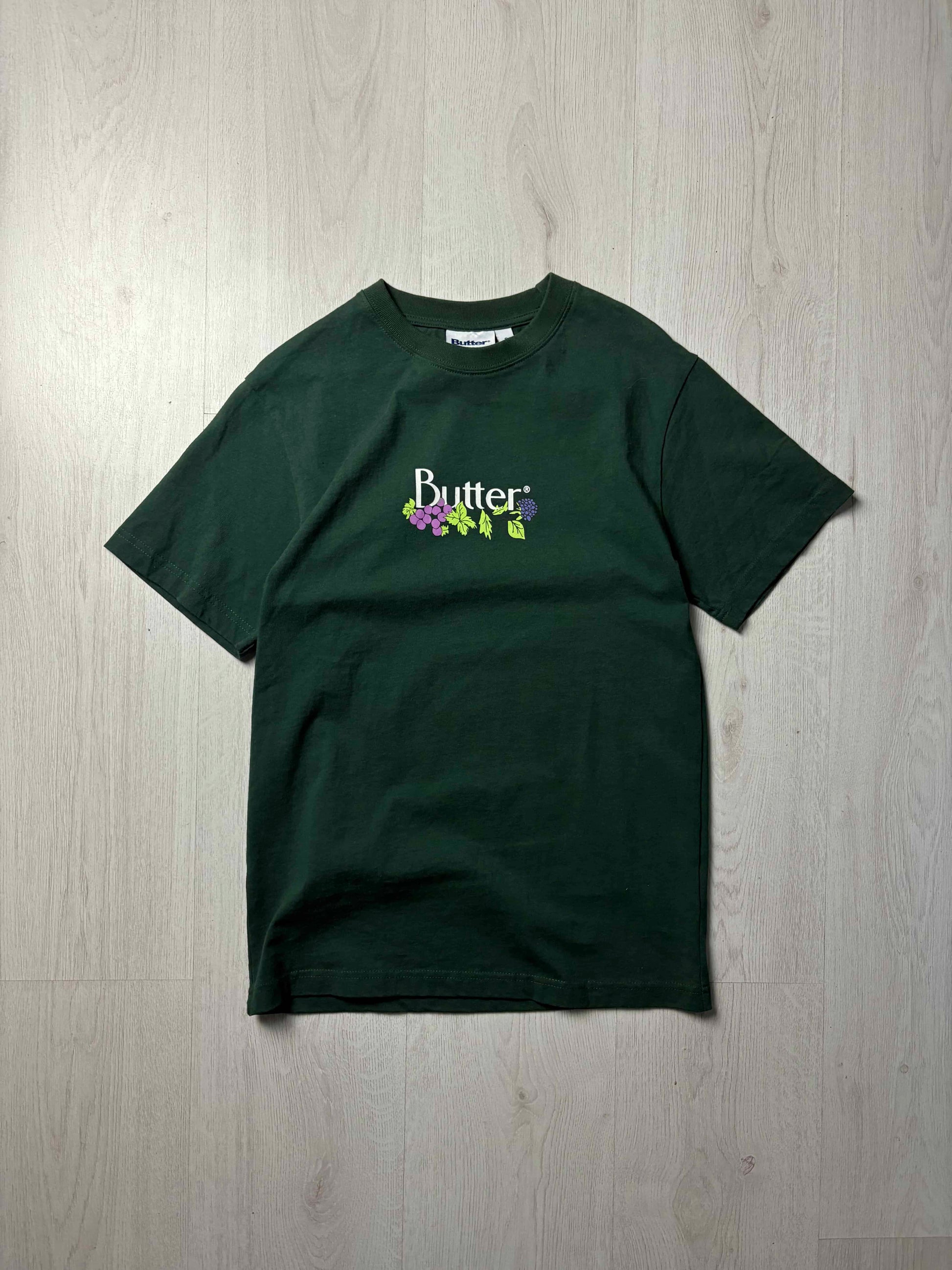 Groen Butter T-shirt in maat Small, creatieve streetwear stijl, verkrijgbaar bij Redressed.

